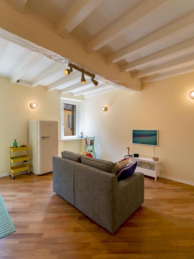 Buro Nel Borgo Lägenhet Parma Exteriör bild