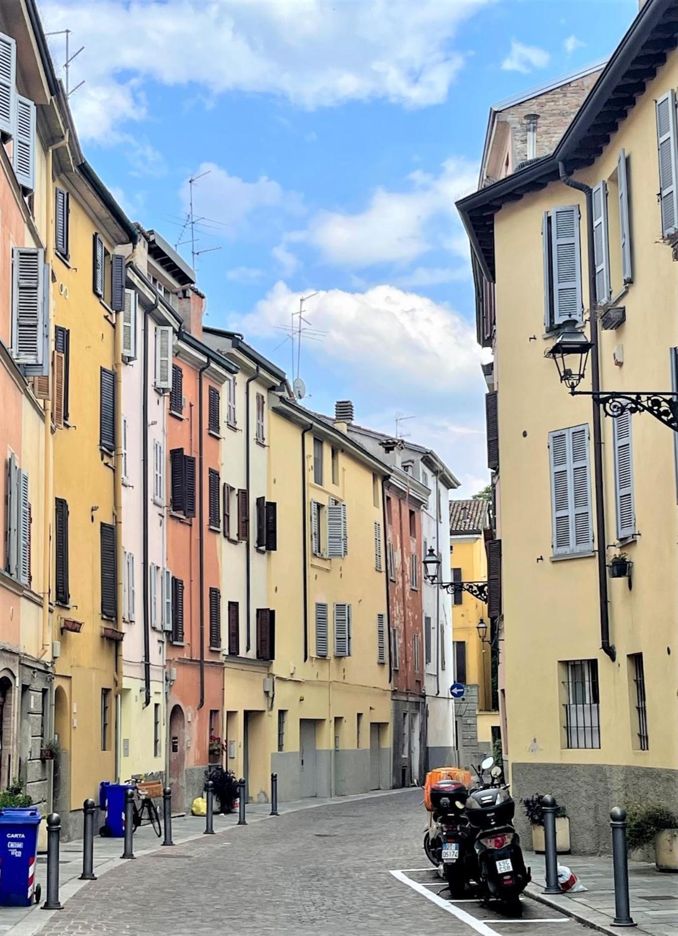 Buro Nel Borgo Lägenhet Parma Exteriör bild